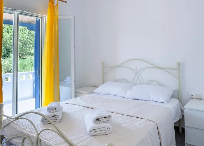 Hillside Hideaway Case de vacanță