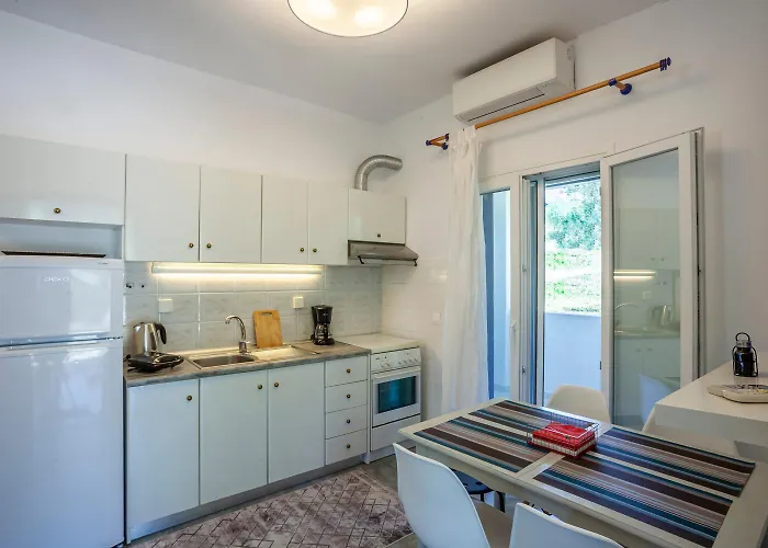 Hillside Hideaway * Paliouri