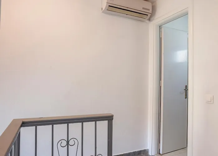 Case de vacanță Hillside Hideaway *